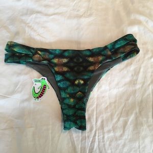 Jolyn marlin bottoms